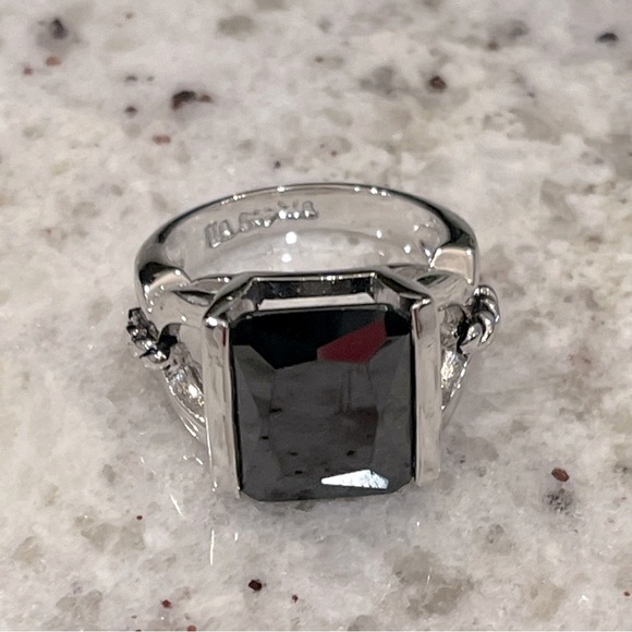 Lia Sophia - Picture 1 of 1